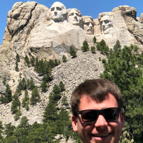 Meet Your Posher, Carlos - Picture 3 of 7